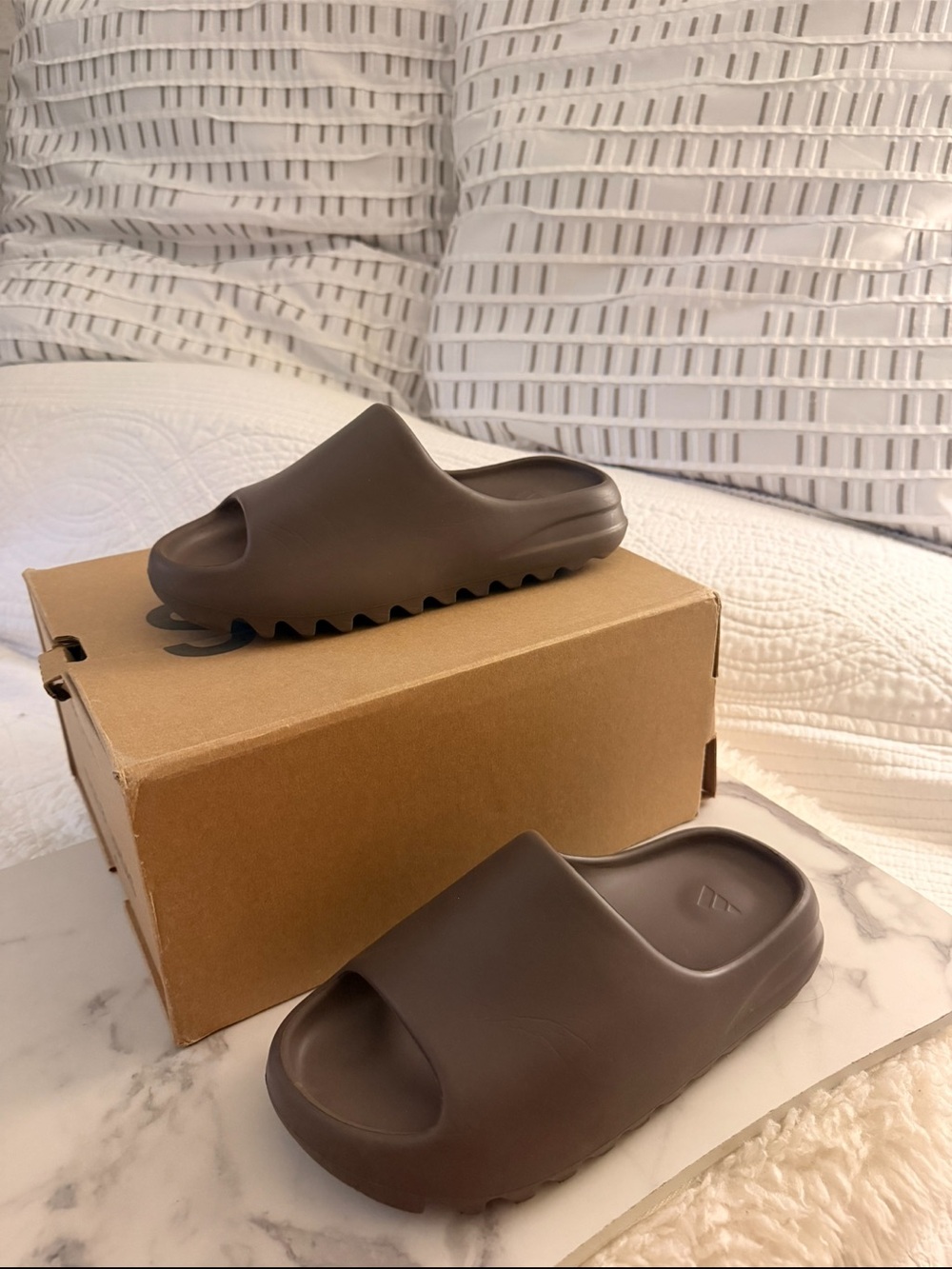 Yeezy Slides NWT